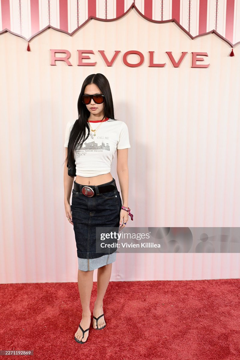 DC 제니 갤러리 tweet media