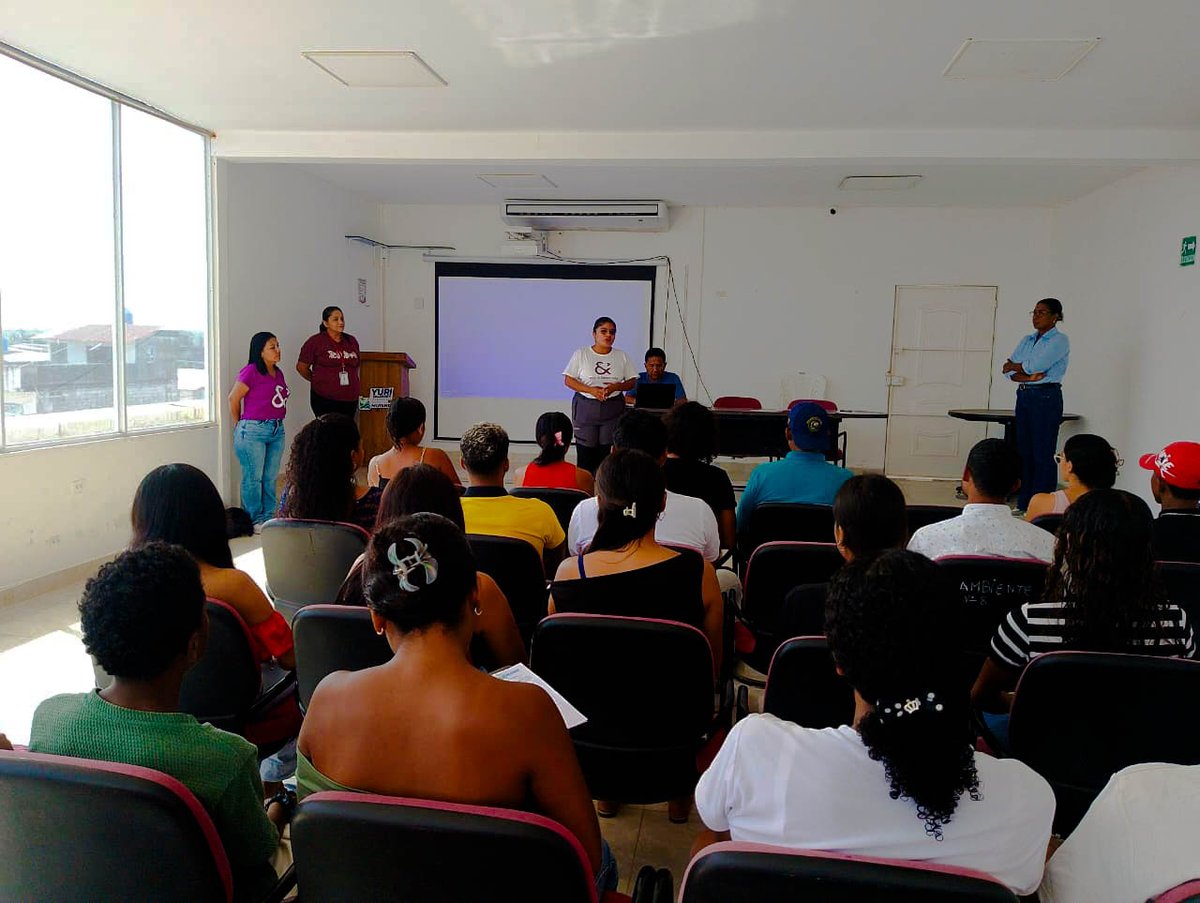 MuisneAlcaldia's tweet photo. ¡Impulsamos el futuro de nuestra juventud!
Se llevó a cabo la socialización de "Espacios Resilientes", proyecto que fomenta el emprendimiento en jóvenes de 16 a 29 años. Esta labor es posible gracias a la cooperación entre la Unión Europea en #Ecuador , @pazydesarrollo, #FUNDER, @cecafec, @PADFecuador, #MMO y la Alcaldía de Muisne.
#DesarrolloSostenible #Muisne #Juventud #YuriEsGestión