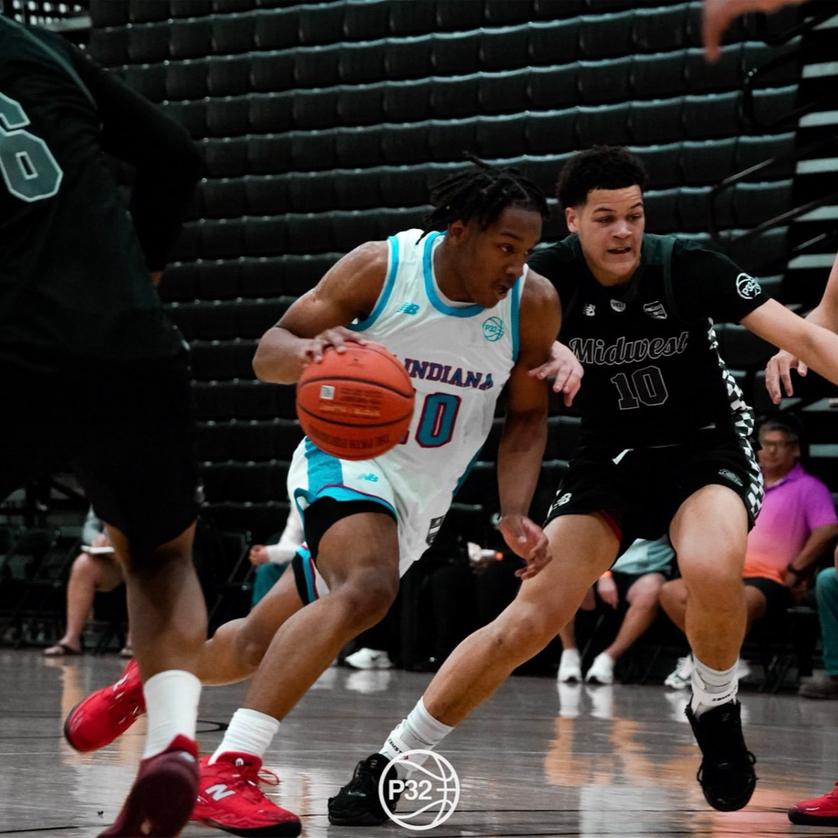 P32 League tweet media