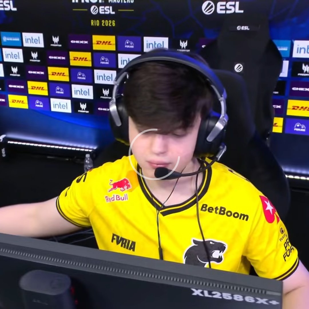 gomashiotte's tweet photo. Furia are so desperate to win that they made a jersey that looks like Vitality 😂 https://t.co/d0DN71Ba6E