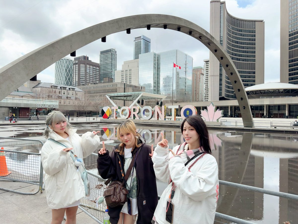 zenbukiminosei's tweet photo. 🇨🇦✨ TORONTO, we’re loving you already. ✨🇨🇦

Warm day, warm hearts.
This city feels good. 🖤

#ZenbuKiminoSeida #Toronto https://t.co/6icGxc0a26