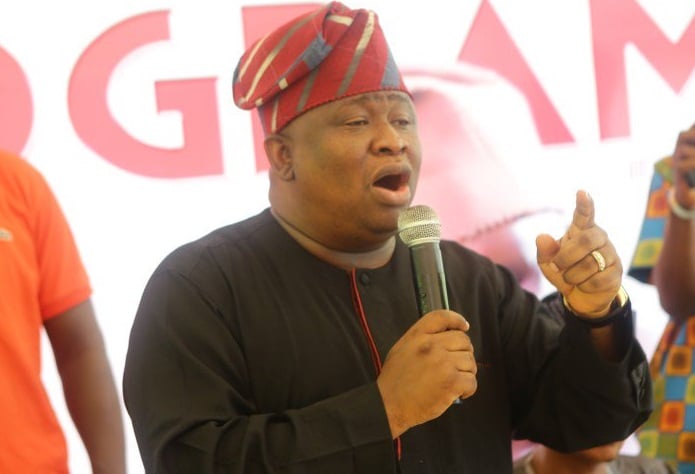 thecableng's tweet photo. Dapo Abiodun names Solomon Adeola as Ogun APC consensus governorship candidate

@DapoAbiodunCON, governor of Ogun, has announced Solomon Adeola, senator representing Ogun west, as the preferred governorship candidate of the All Progressives Congress (APC) in the state for the 2027 elections.

Abiodun announced Adeola in Abeokuta, the state capital, on Monday as the APC governorship candidate during a caucus meeting of the party.

 https://t.co/GIuXs7iqQh
