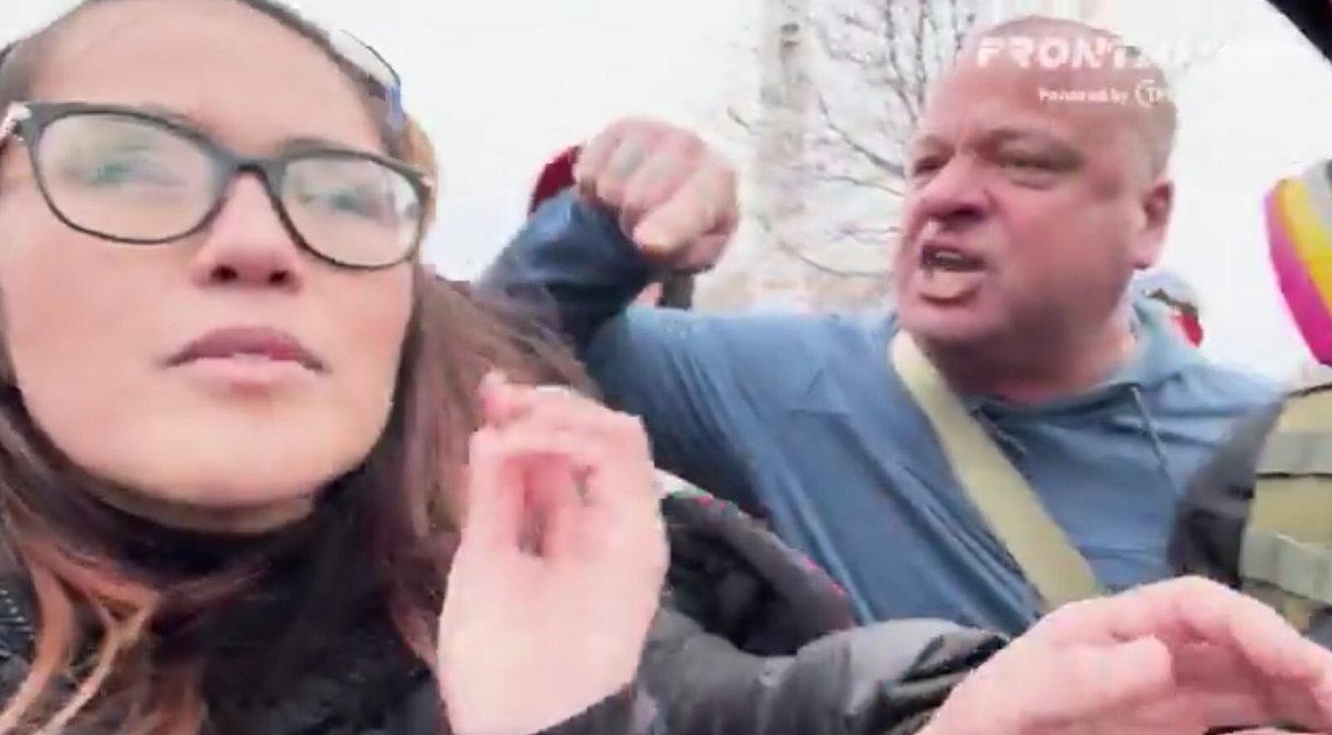 Takeitback_USA's tweet photo. @Savsays This person needs to be identified and arrested for assault!👇 https://t.co/YFyPxdAj7Q
