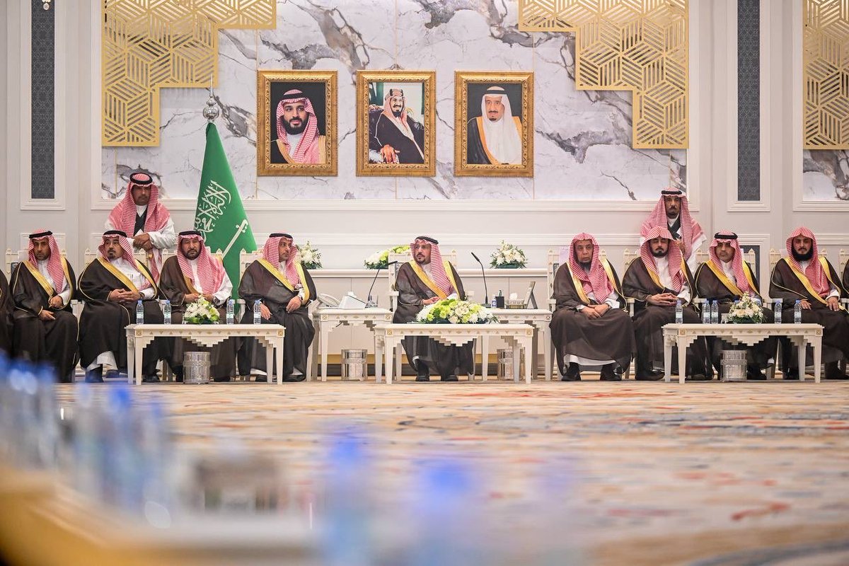 EmarahAlQassim's tweet photo. بعد اطلاع سموه على تقرير وزارة السياحة للبرامج والمنتجات الاستثمارية لقطاع السياحة بالمنطقة ..
سمو #أمير_منطقة_القصيم: الإحصائيات لدينا في المنطقة مشجعة للغاية لرجال وسيدات الأعمال المستثمرين والمستثمرات في مجال السياحة بصفة عامة، وطموحنا لتحسين جودة الخدمات كبير جداً؛ وتهيئة بيئة استثمارية جاذبة تضمن نمو المشاريع وتساهم في رفع كفاءة التجربة السياحية بالمنطقة.