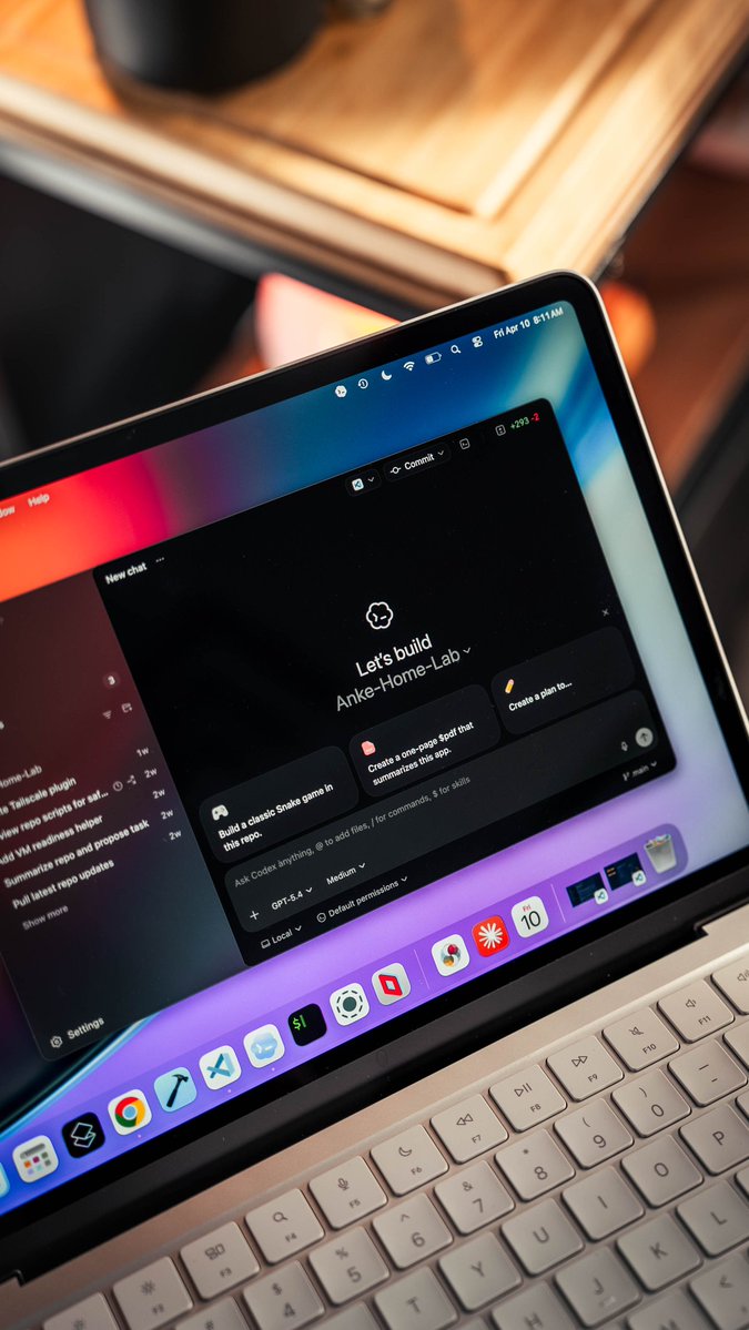 andres_vidoza's tweet image. Using MacBook Neo for Programming.