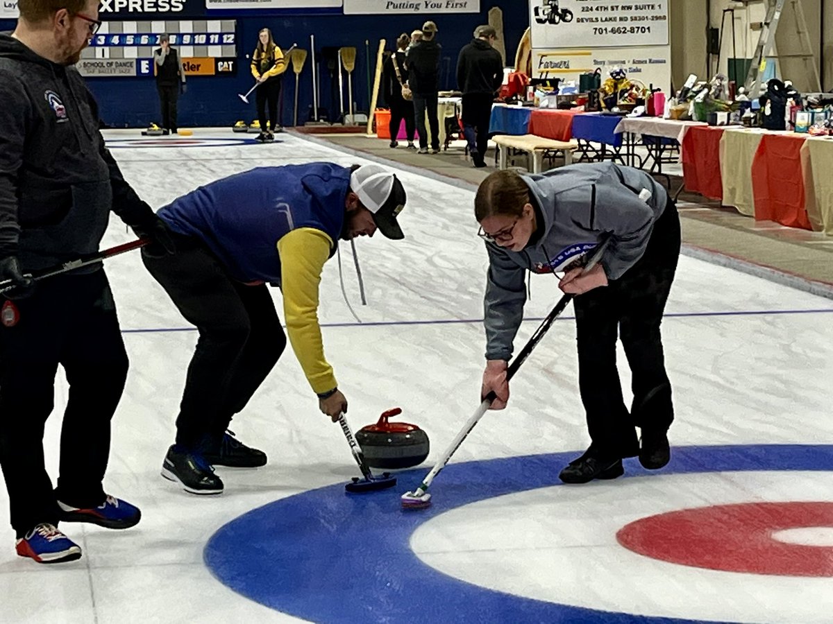 MCRgh1's tweet photo. Lake Region Curling Club held its year-end #bonspiel this weekend. I joined colleagues Louise Oleson &amp; Mojo Hill for the prime rib dinner on Sat, as a silent auction was held next to the rink.
#Curling season resumes in November. #devilslakend @devilslakenews @lrcurl @curling https://t.co/GftjqP6BkR