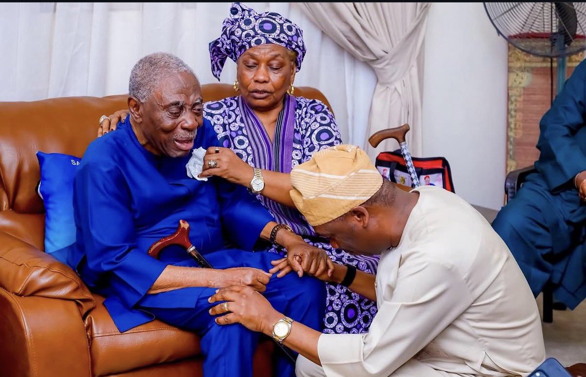 F Ọ L Ú 🚀 tweet media