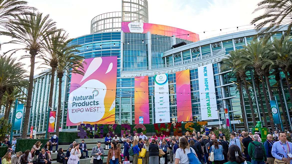 BeverageInd's tweet image. Within the beverage area, brands embraced a number of functional attributes as well as flavored trends that lean into treat-inspiration.
(Image courtesy of New Hope Network)

#BeverageIndustry #BeverageIngredients #Tradeshows #NaturalBeverages

brnw.ch/21x1z3W