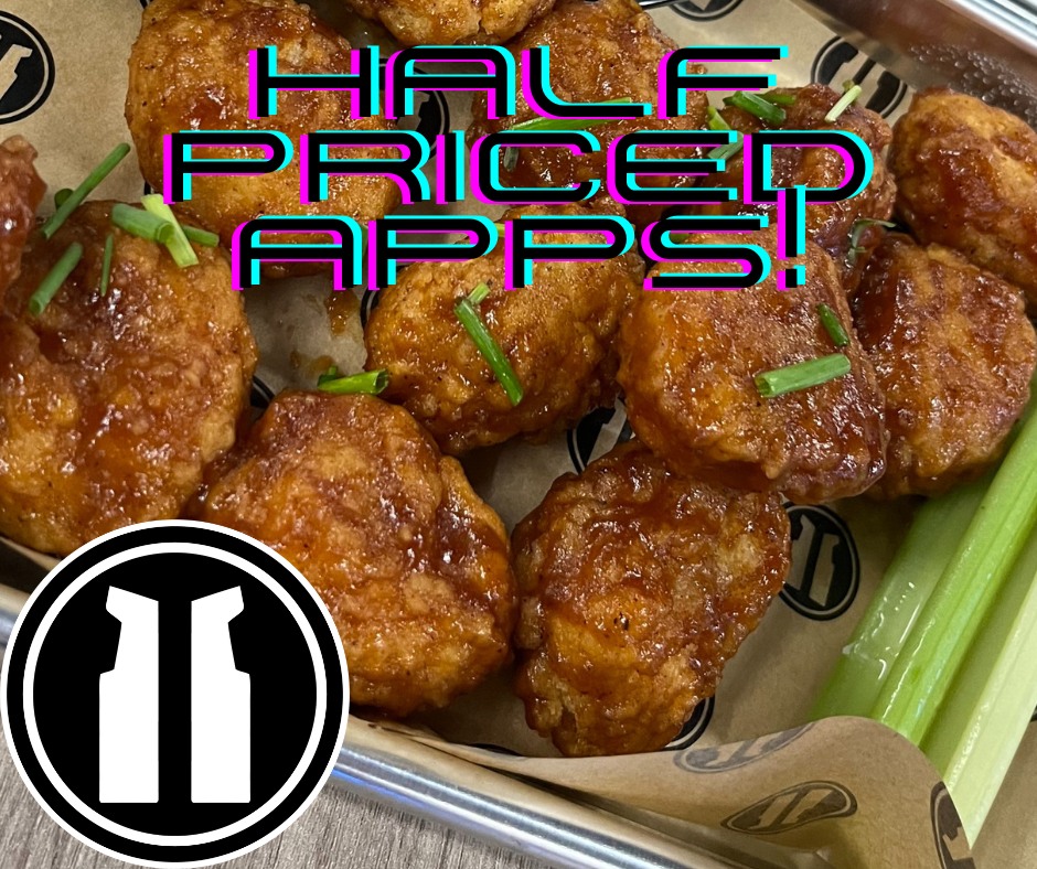 Arcade_11's tweet image. 🎉 Get ready for the ultimate Happy Hour experience! Join us every weekday from 3pm-5pm and 8pm-10pm for HALF OFF our mouthwatering boneless wings and ALL appetizers, plus 25% off draft beer! 🍗🍻 #HappyHour #WingWednesday #BeerMe