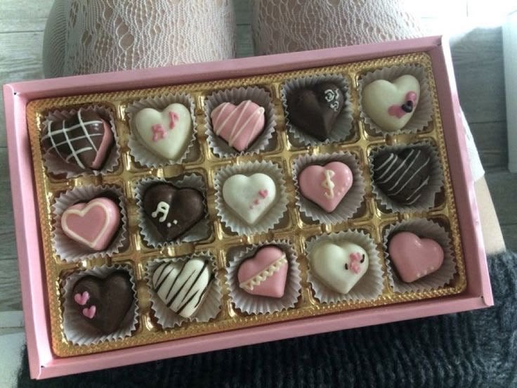 Amira ♫♡̩̩̥͒ girl so in love tweet media