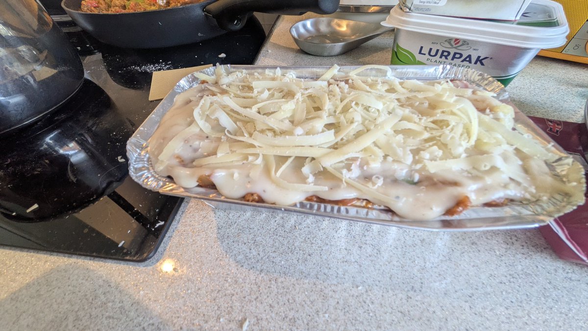 fifimac79's tweet photo. Sunday I made my neighbour and friend a lasagne, went for a fresh run, found some crochet 🐍. Ready for a new Monday full of challenges and induction, exciting times @UHLGPharmacy proud to be Head of Education for Pharmacy Technicians and Support Staff 💚💊 https://t.co/xWZKfwgMVk