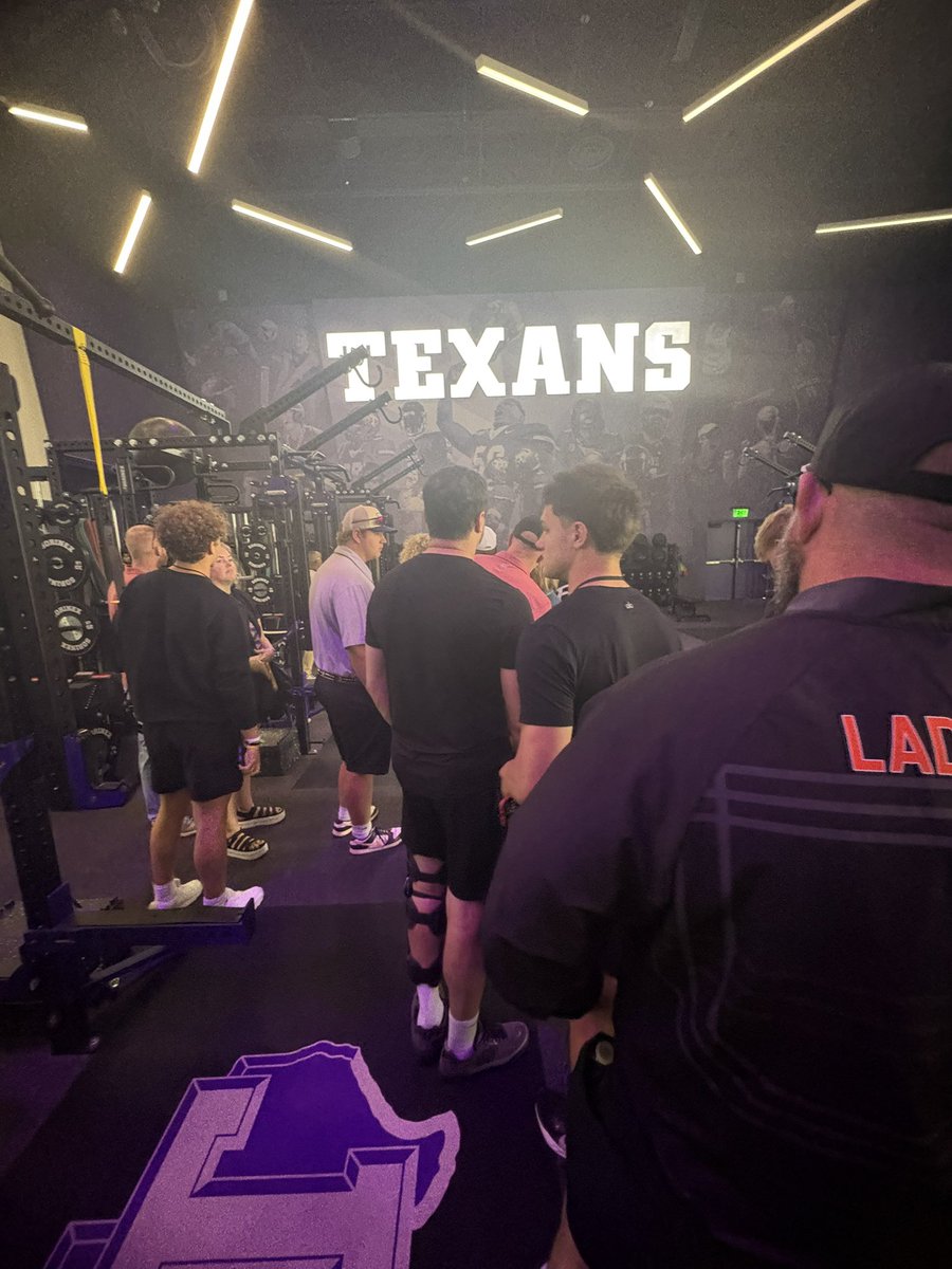 cjmaddoxx's tweet photo. had a great time over the weekend @TarletonFB ! @anthny_garcia @ReelCoachSmith @CoachJohnsonRHS @AskforJacoby @ReelRebelsFB @Bama_2A @HallTechSports1 @CoachAphill https://t.co/IVmTd2xQbB