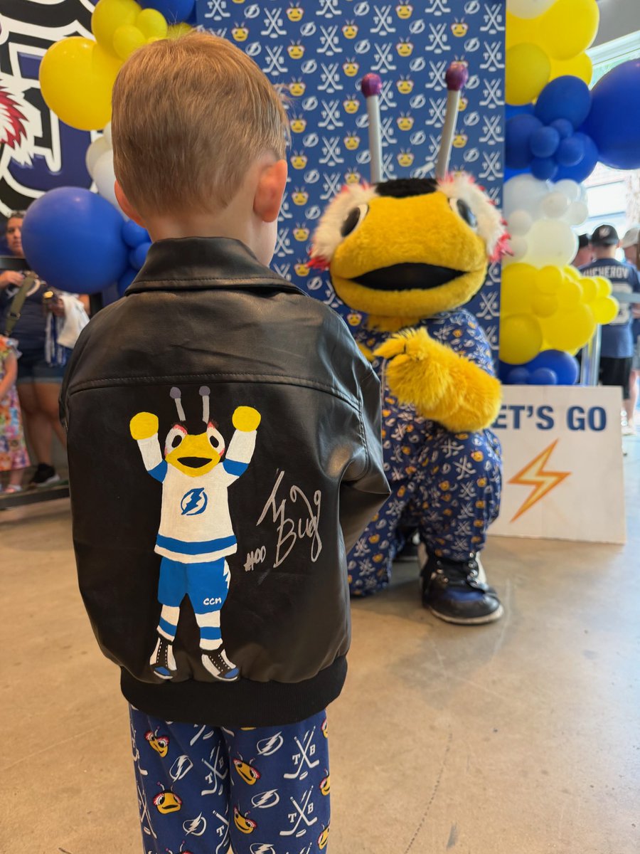 ThunderBug tweet media