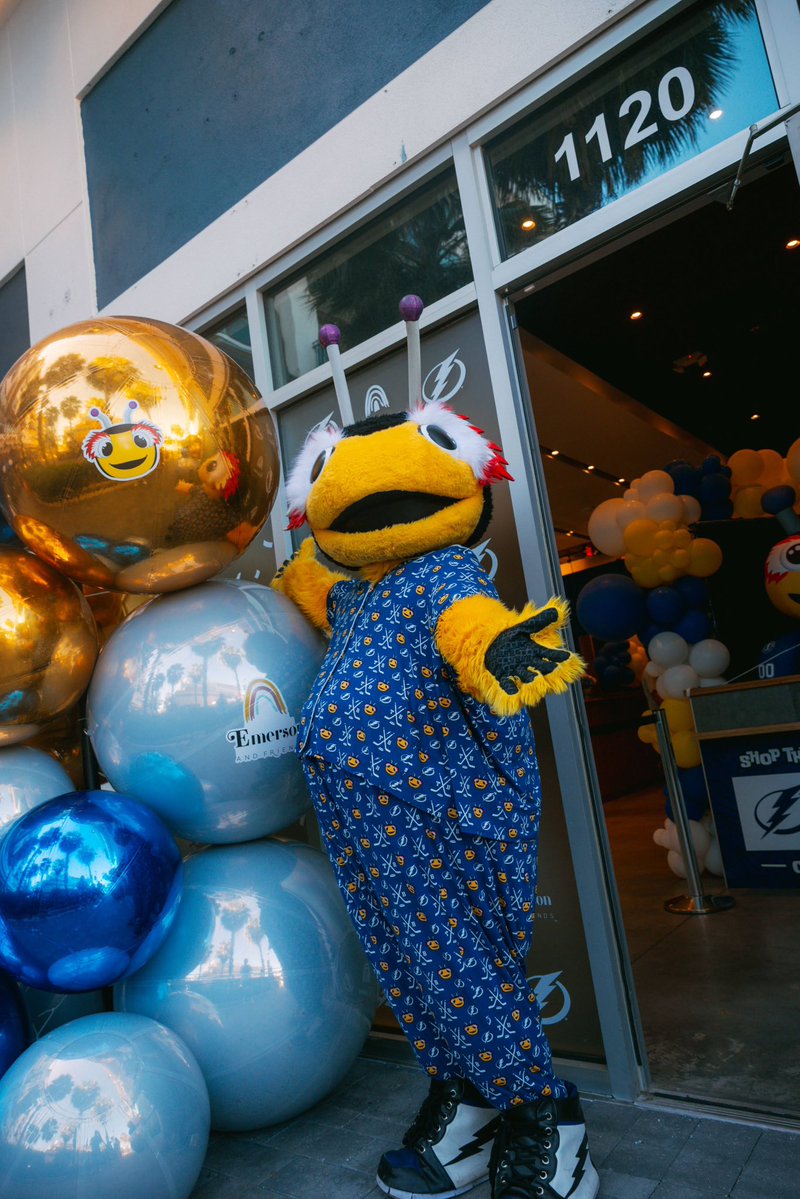 ThunderBug tweet media