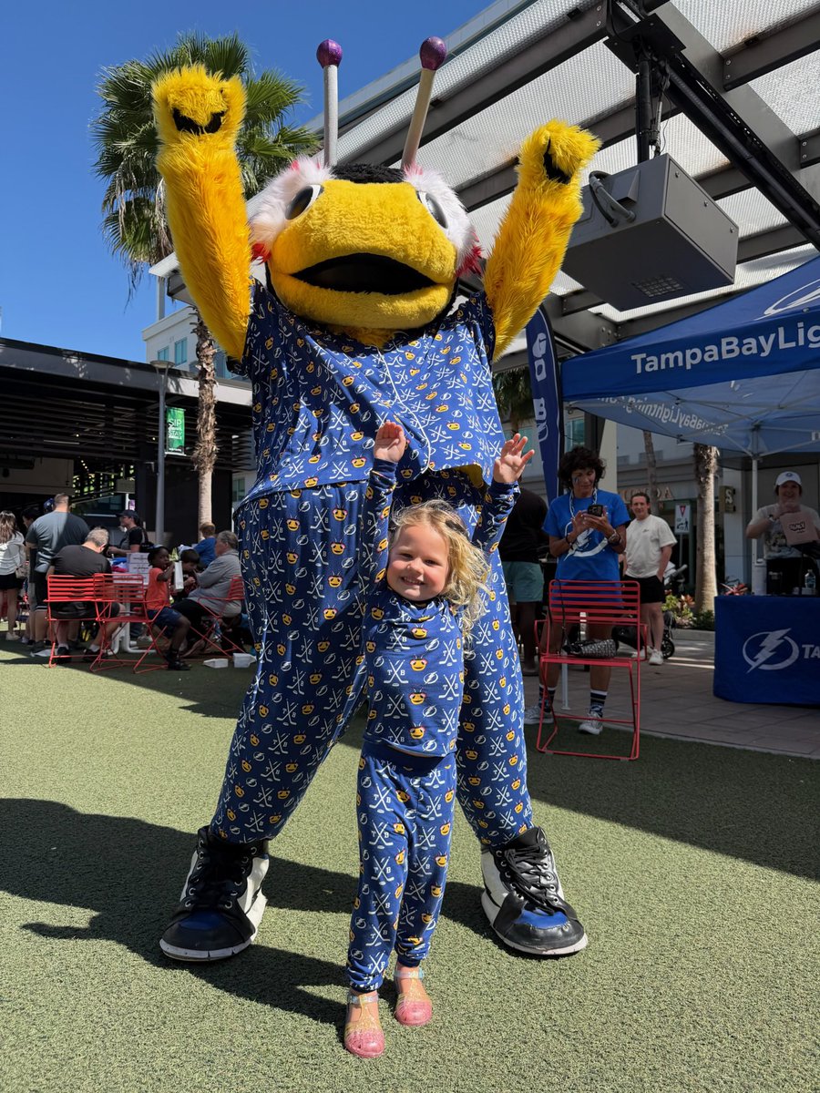 ThunderBug tweet media