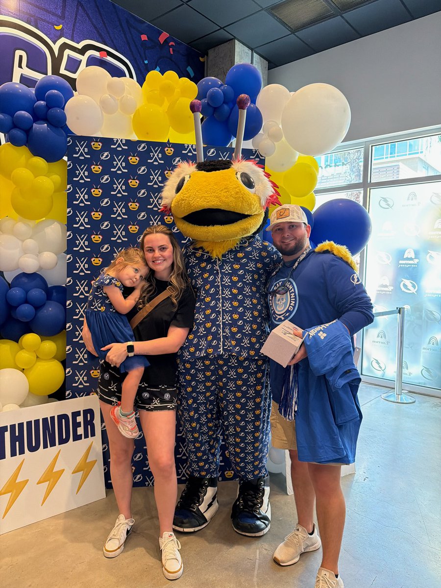 ThunderBug tweet media