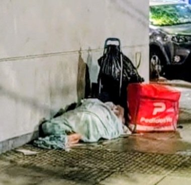 LIVERGA ARREPENTIDO
Pensaba que iba a cobrar en dólares