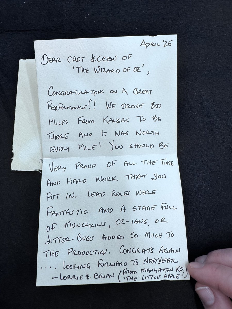🦅🎭 Today, the cast and crew of “The Wizard of Oz” received a beautiful card from one of their far away fans! We are so grateful that we can bring our art to not just our community but people outside the community!