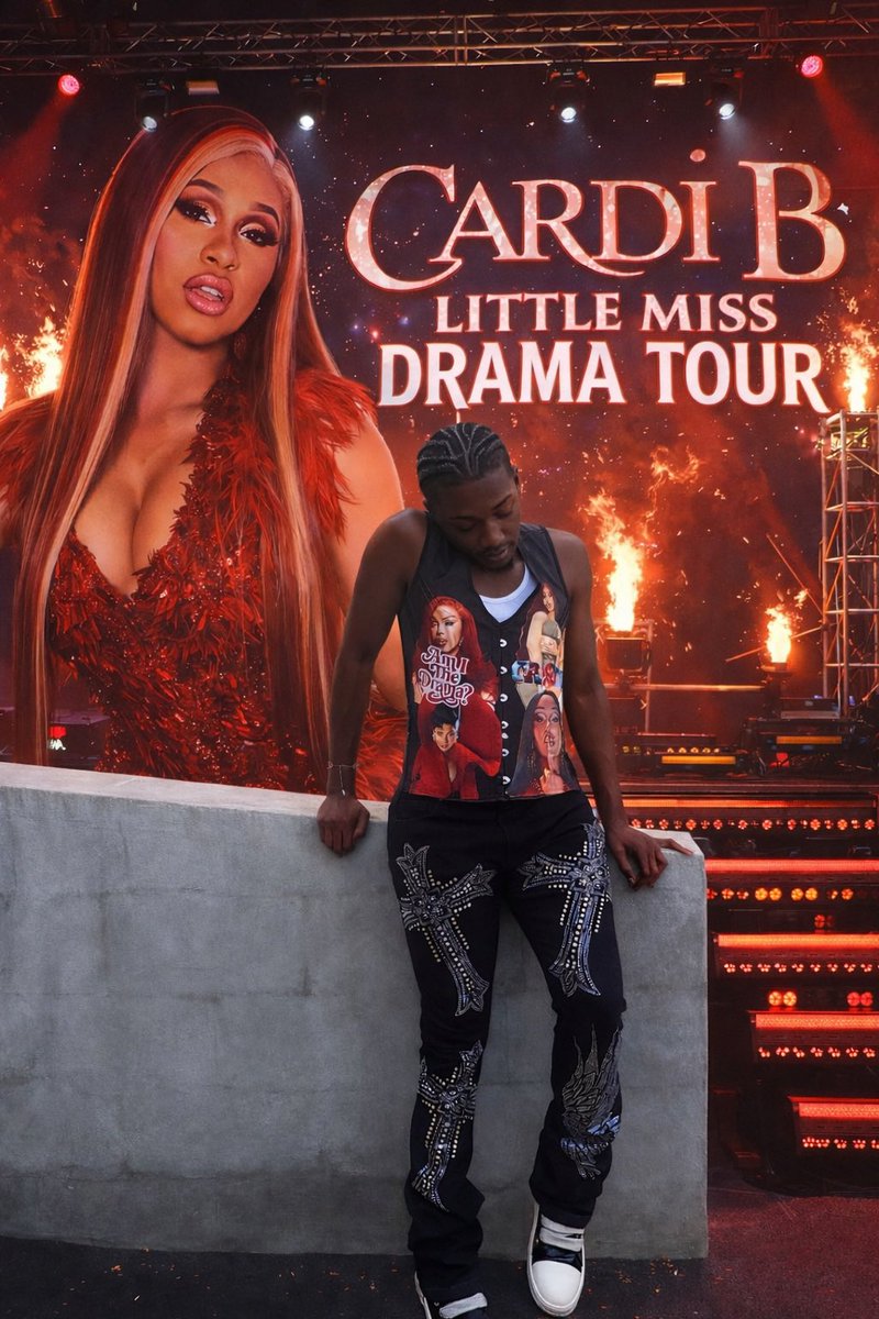 iamshawnlamontt's tweet photo. Cardi said “Little Miss Drama” so I showed up as the problem 😮‍🔥 #CardiLittleMissDramaTour #classisinsession   #littlemissdramatour https://t.co/wkJDHN6UaJ