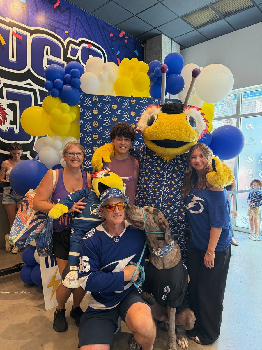 ThunderBug tweet media