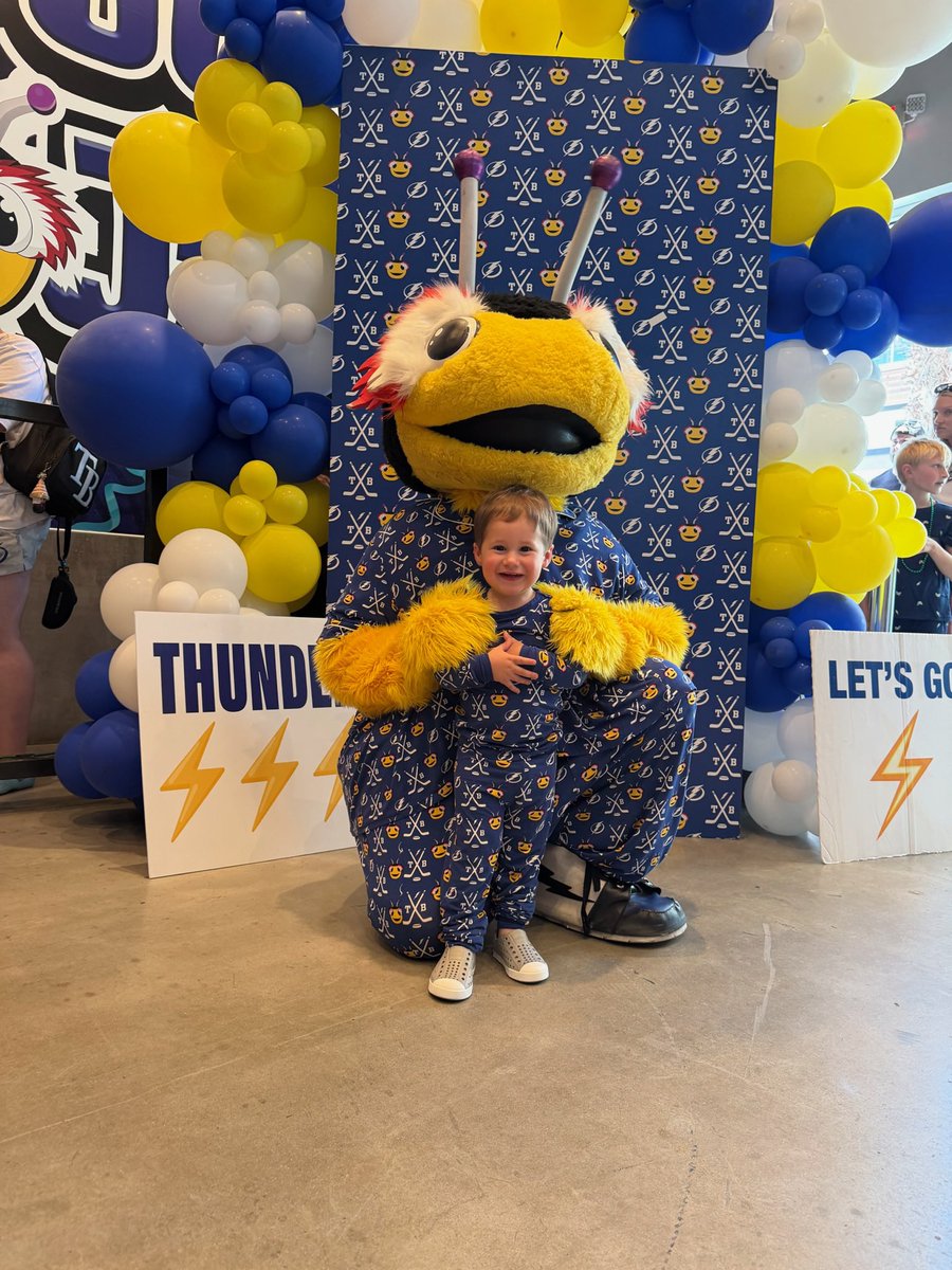 ThunderBug tweet media