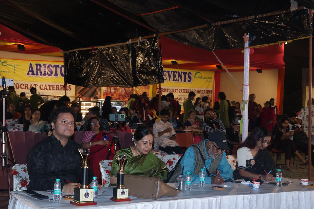 Sharing some beautiful moments of Felicitation at Sur Bahar !! 
23rd Boi Mela(Book Fair) 
I was invited as a Jury 

[Sur Bahar Bengal Association Siddha Veena Siddhartha Banerjee Jury ] 

#SurBahar #BengalAssociation #SidfhaVeena #SiddharthaBanerjee #Jury
