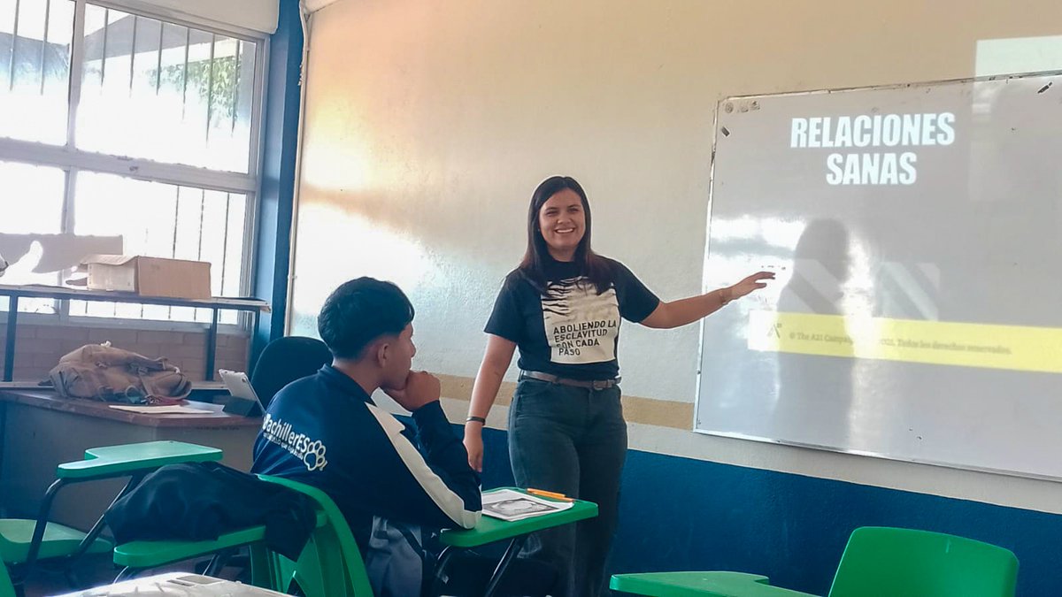 A21LATAM's tweet photo. 45 jóvenes del Bachilleres de Jantetelco participaron en una plática de Relaciones Sanas como parte de un Taller de Prevención al Delito en Morelos.  

Gracias a nuestro @equipoa21morelos por tener corazones valientes para llevar verdad, prevención y esperanza. https://t.co/e73DrcjcK5