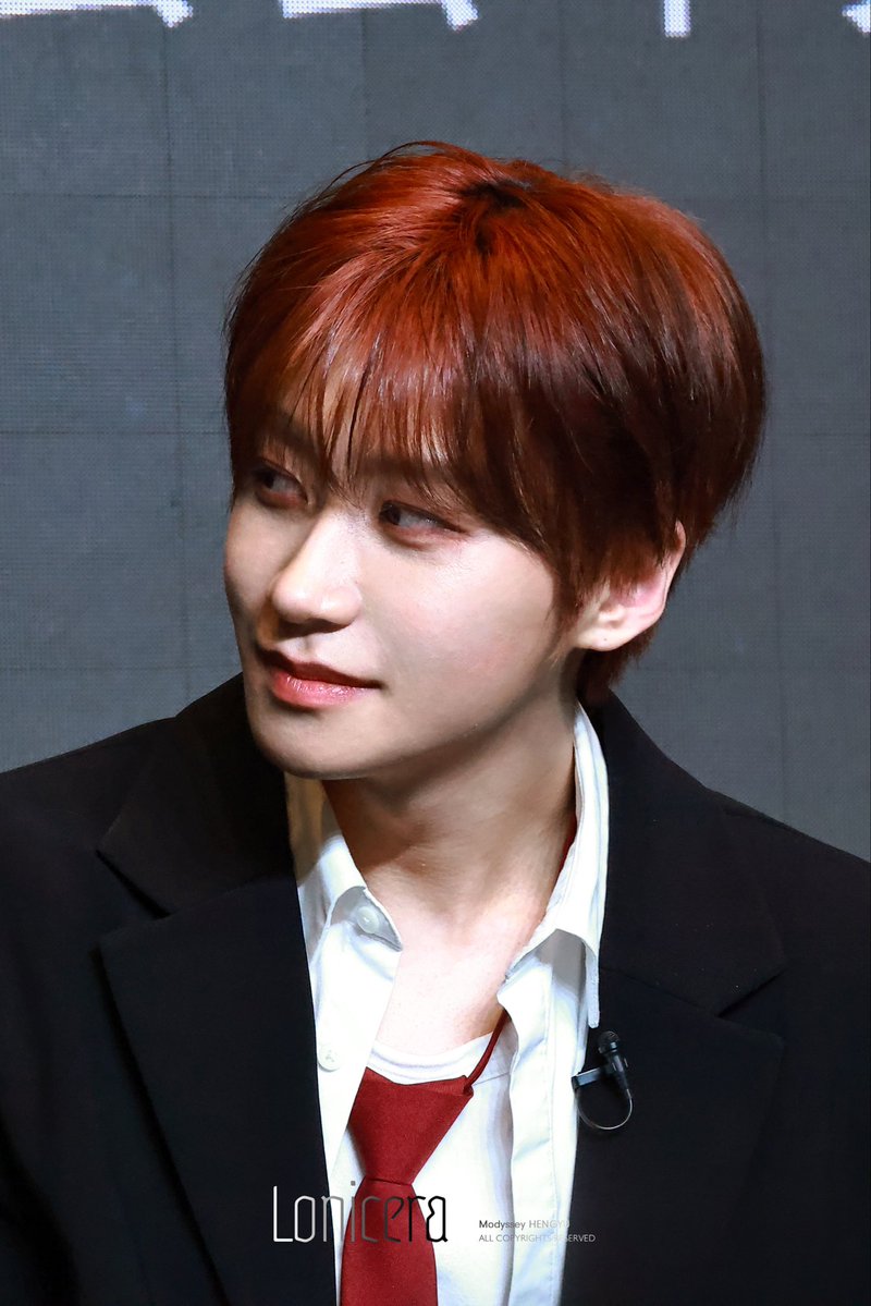 𝑙𝑜𝑛𝑖𝑐𝑒𝑟𝑎 tweet media