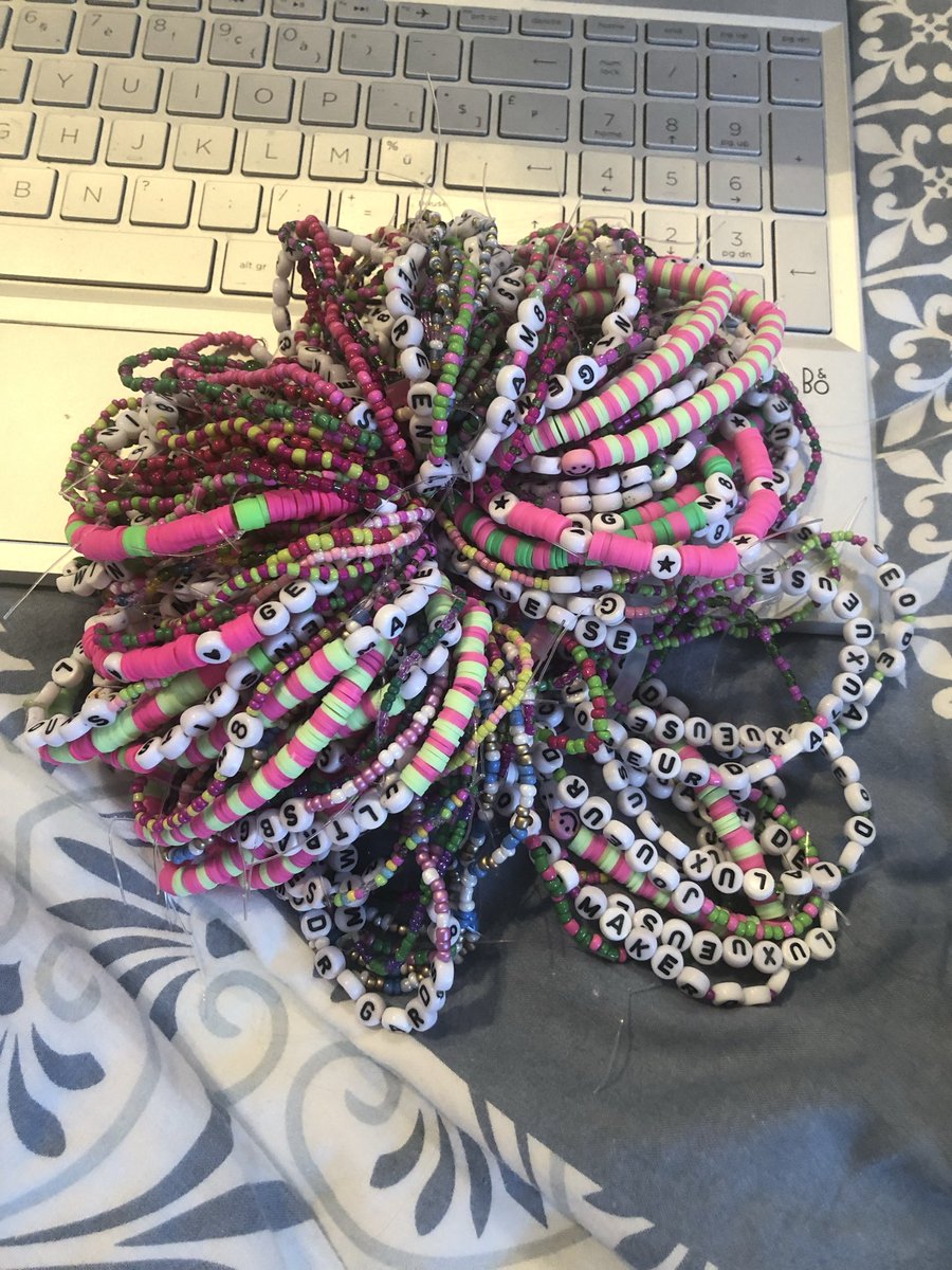 liseduret's tweet image. 3 ans de vestes et de bracelets🩷

Merci @gentlemates