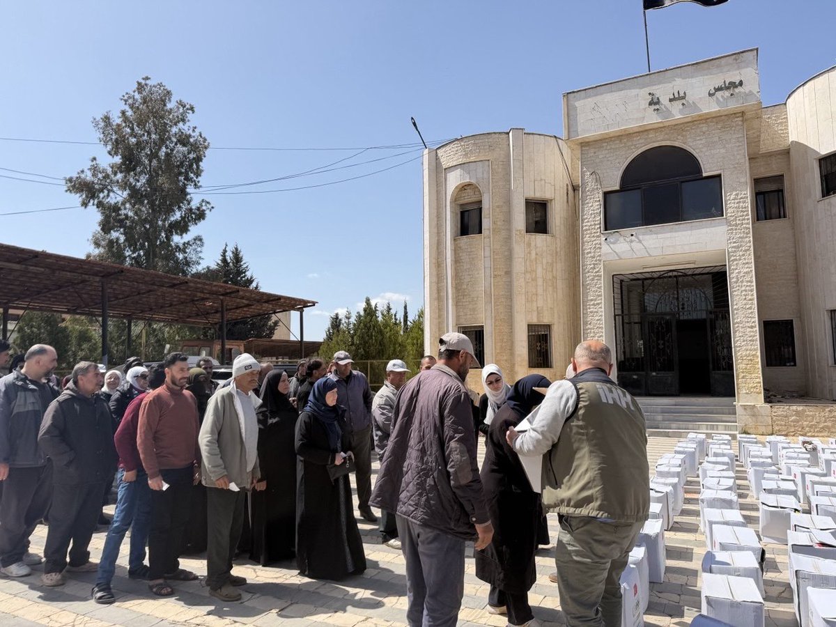 بفضل الله وتبرعاتكم، نواصل بايصال السلل الغذائية للأسر المتعففة في غزة. 

يمكنكم ايضًا التبرع عبر الإنترنت:
ihh.org.tr/ar/bagis/filis…

📨يمكنكم التبرع بقيمة ”240“ ليرة 
عن طريق إرسال كلمة ”FİLİSTİN “ إلى الرقم "4072".