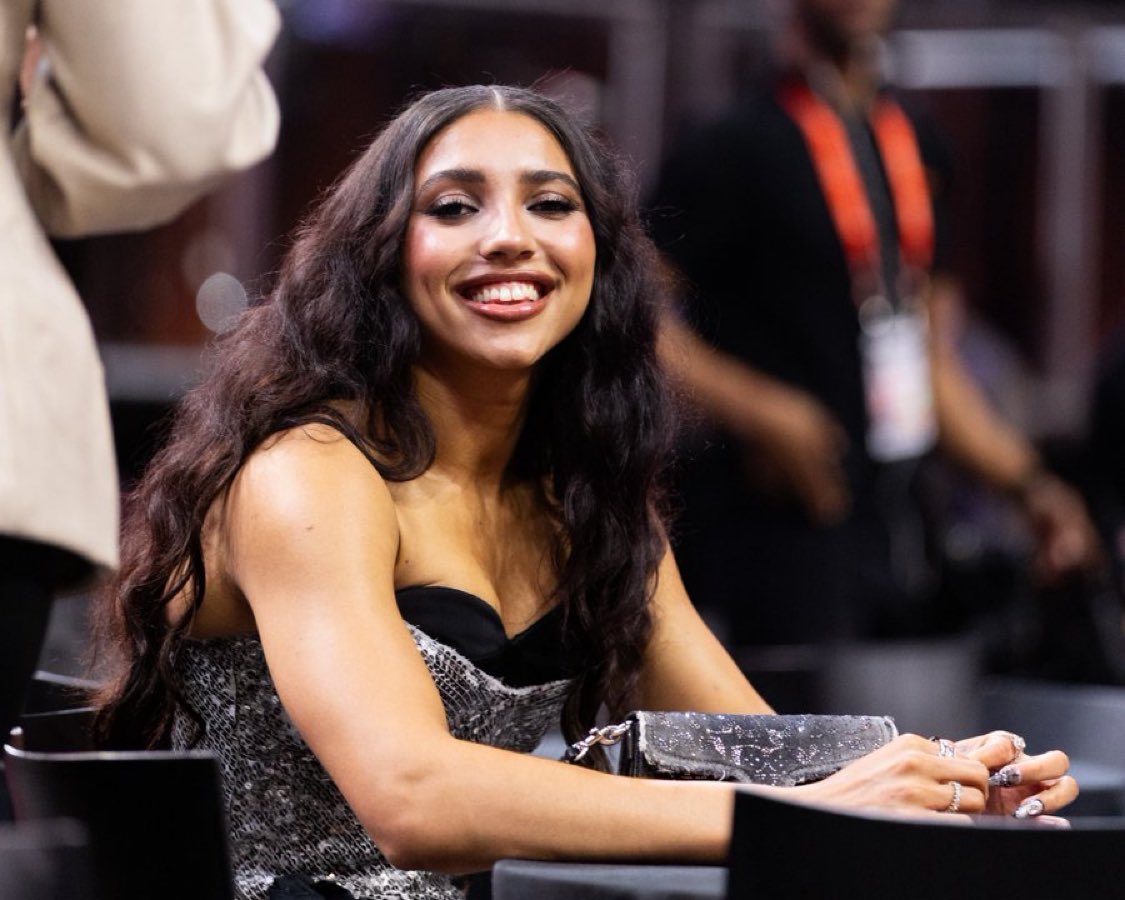 pb5glazer's tweet image. azzi fudd are you single