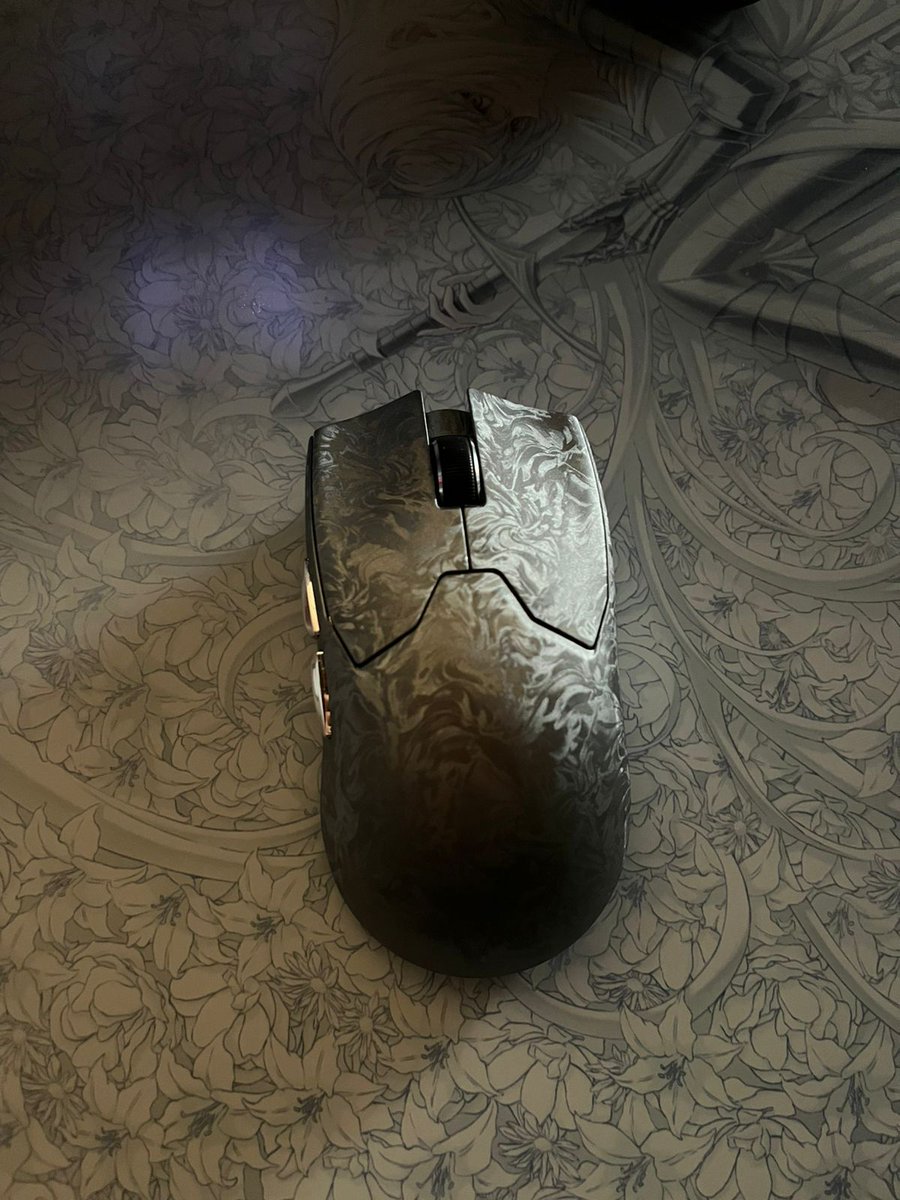 hype boy tweet media