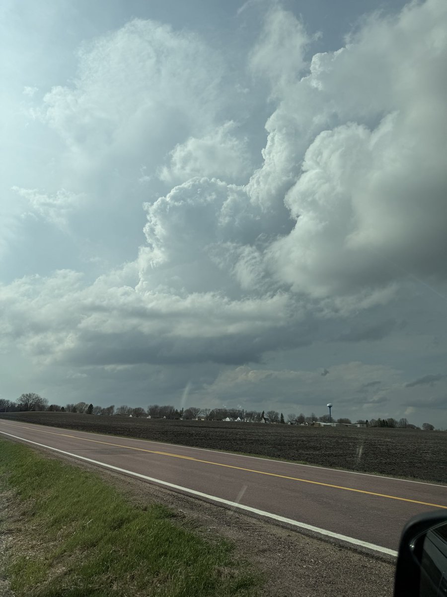 JakeNea2's tweet image. Start to see some nice towers going up north of Jackson MN @NWSTwinCities