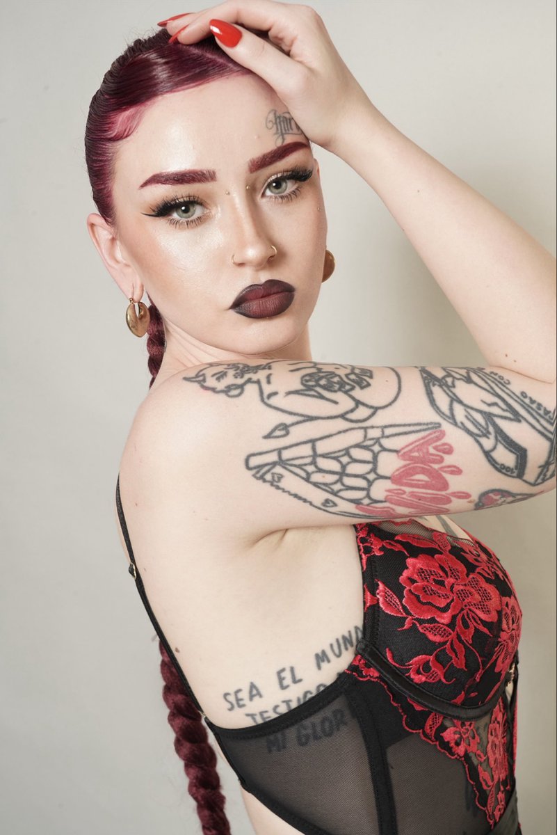Mistress Zoe Kozlova tweet media
