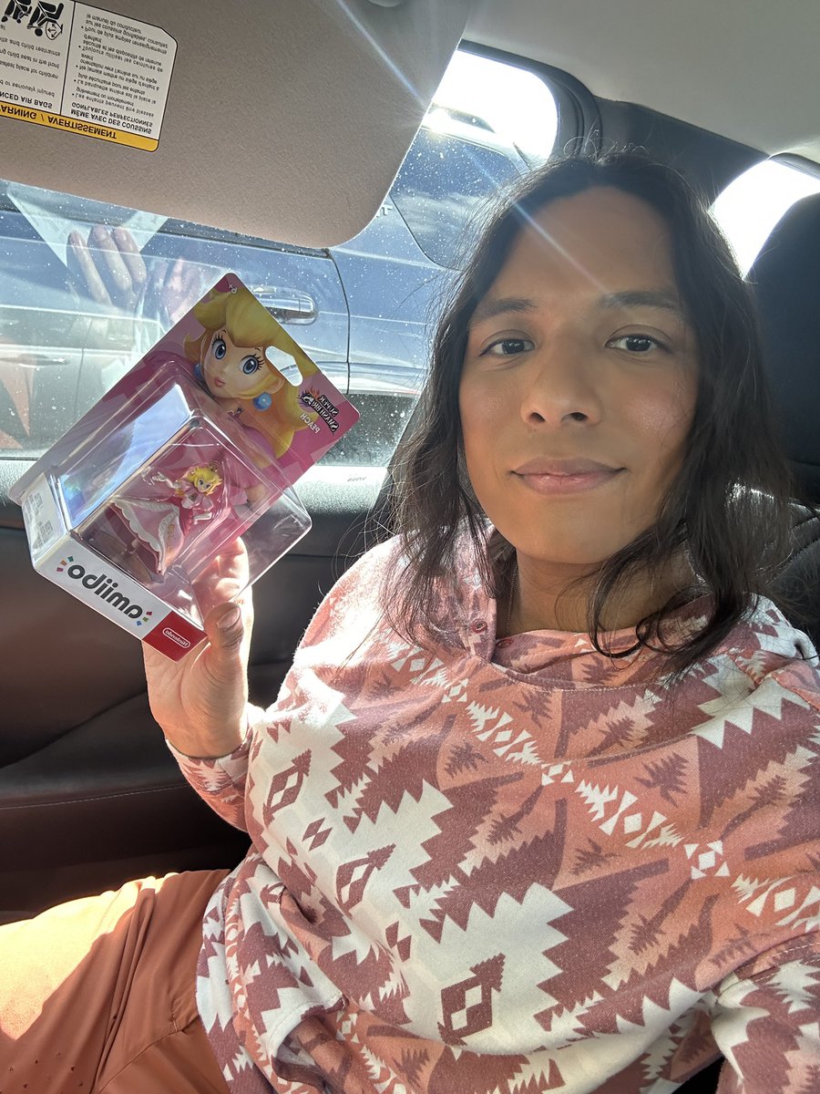 TooPudding's tweet photo. Finally got the Peach Amiibo!~ 🍑 https://t.co/rNfrfJQIZR