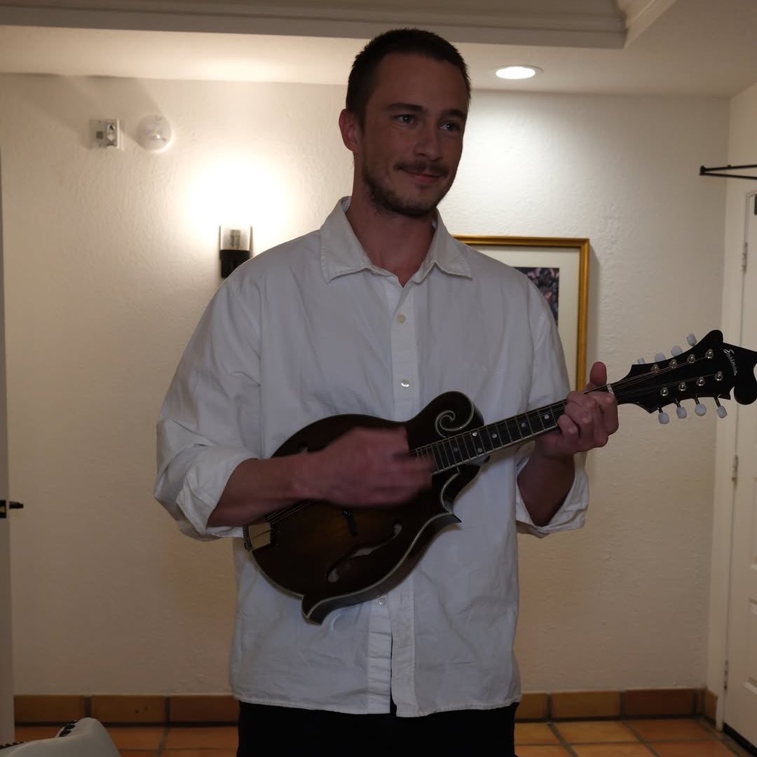 acervo drew starkey. tweet media