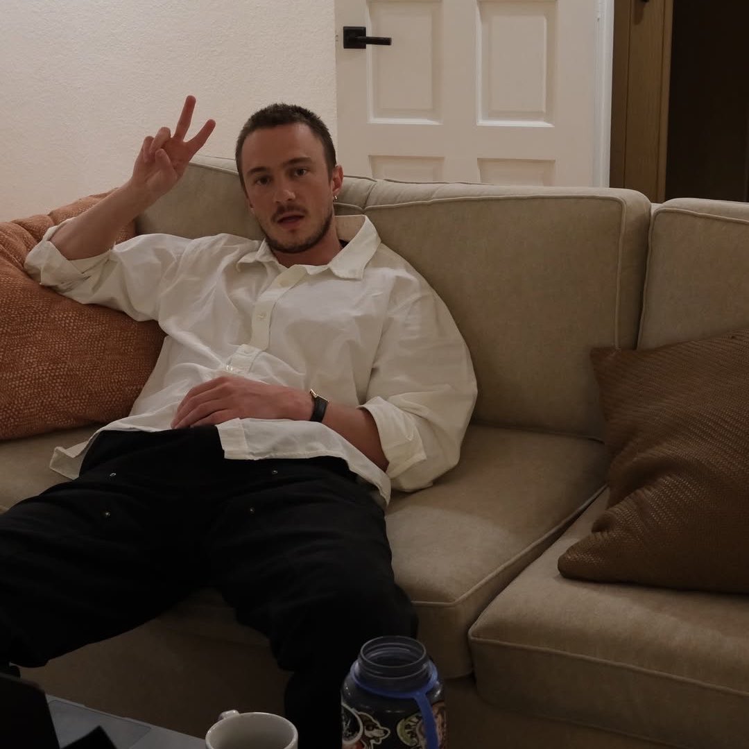 acervo drew starkey. tweet media