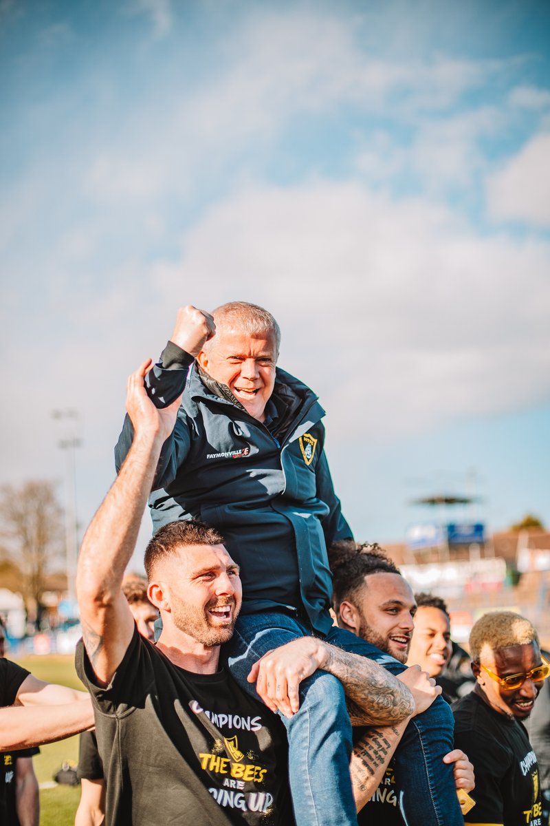 HarbTownFC's tweet photo. A Message from the Chairman 💛

🗣️ | “This league title… has to be the greatest achievement so far for this Football Club.”

Pete Dougan shares a message of thanks, ahead of Saturday’s league shield presentation at the Beehive 🐝

Read Full Article ⬇️
🔗 | https://t.co/ErTdfKU3lZ

📸 | @R__BMedia 

#UpTheBees | #Harborough
@hfmnews | @HarbTownFC_ES | @HarbMail