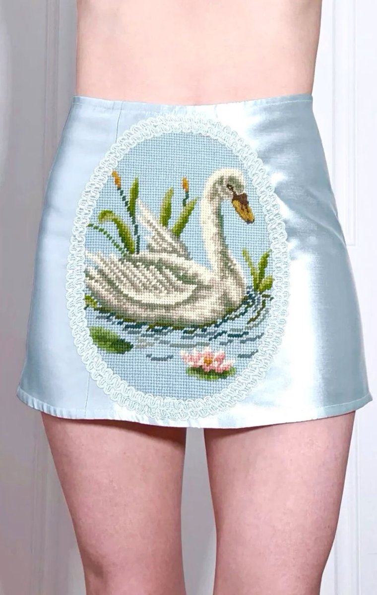 𝑘𝑎𝑟𝑜𝑙 🦢 tweet media