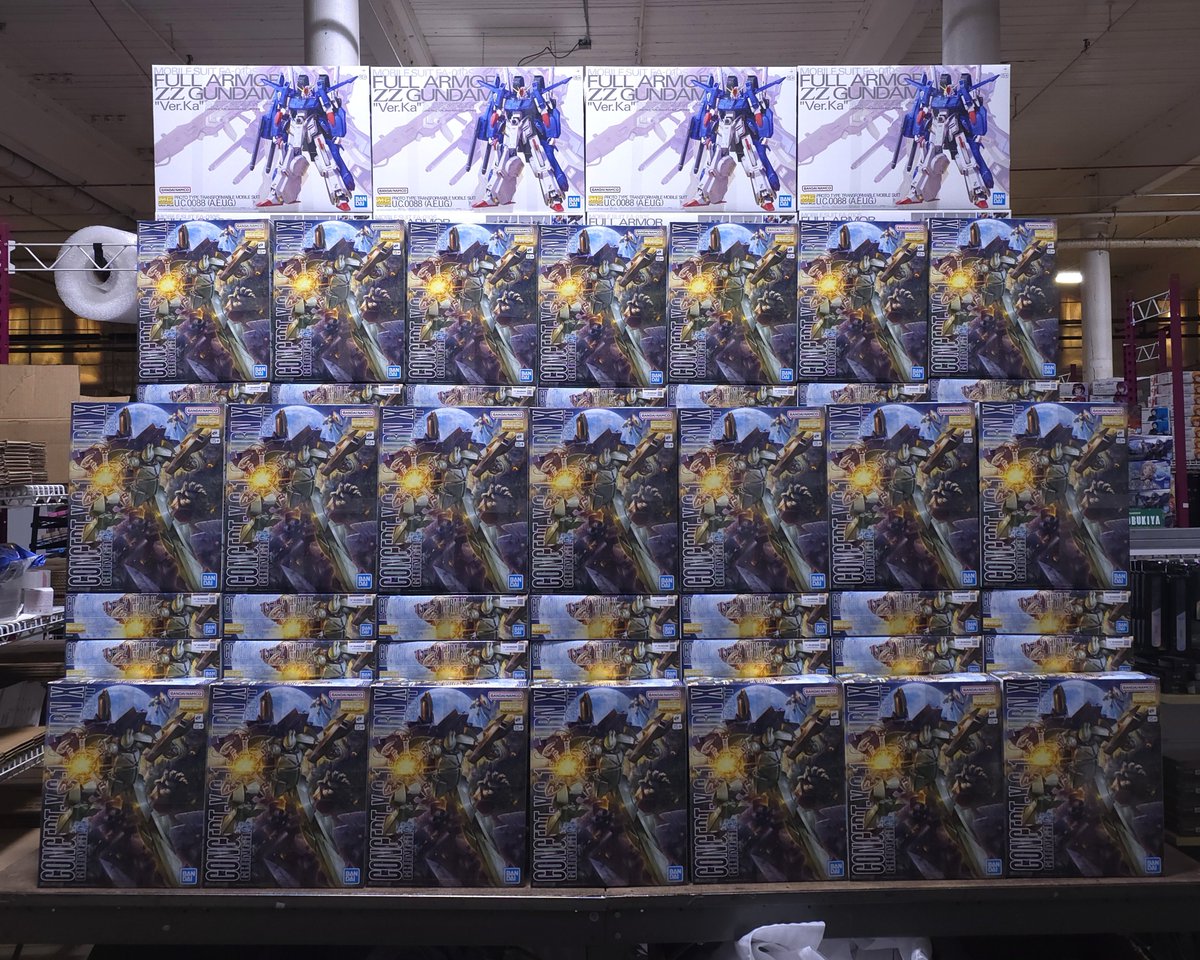 One is one of Bandai’s strangest and most unique designs ever created…

…and the other is an absolute brick of plastic loaded with over 800 pieces.

gundampros.shop/product-catego…