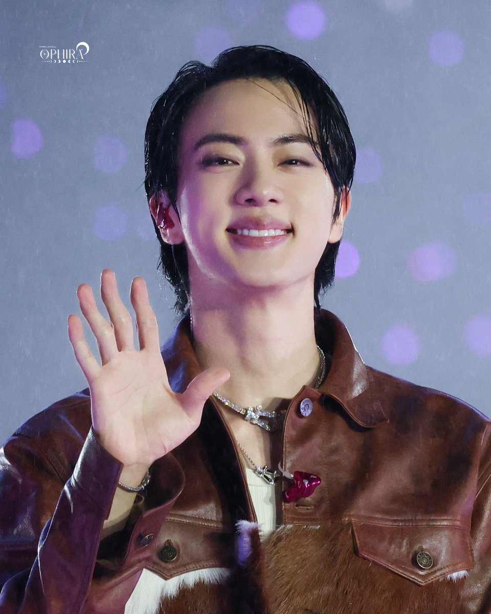 thejinfantry's tweet photo. I hope that you never lose your smile, that you’re always happy and fulfilled, and that life gives you back all the love you’ve given 🙏 https://t.co/5CNOj98989