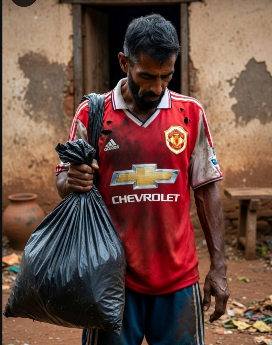 So after 24 years , my Son Manchester united returns from America  with nothing c😢