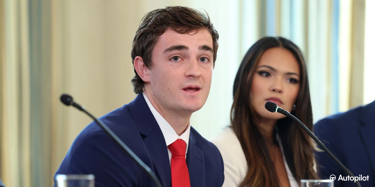 Nancy Pelosi Stock Tracker ♟ tweet media