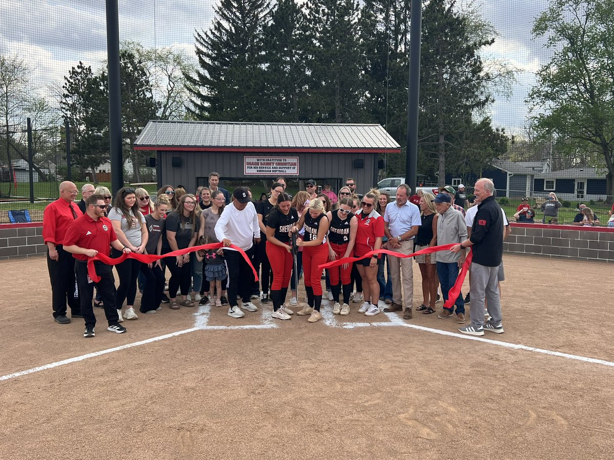 skeetercasler's tweet photo. 🥎🥎🥎 Home Opener 🥎🥎🥎

Ribbon Cutting Ceremony for the new Blackhawks Stadium 

(3-1) Horizon Christian 
vs
(0-1) Sheridan 

@Richie_Hall 
@SheridanHawks 
@SCSSuper 
@CISR_Podcast 
@KyleNeddenriep 
@Brian_Haenchen 
@michelle_garmon 
@IndianaPreps 
@INPreps @iscsportsnet https://t.co/nbLJHRvZPc
