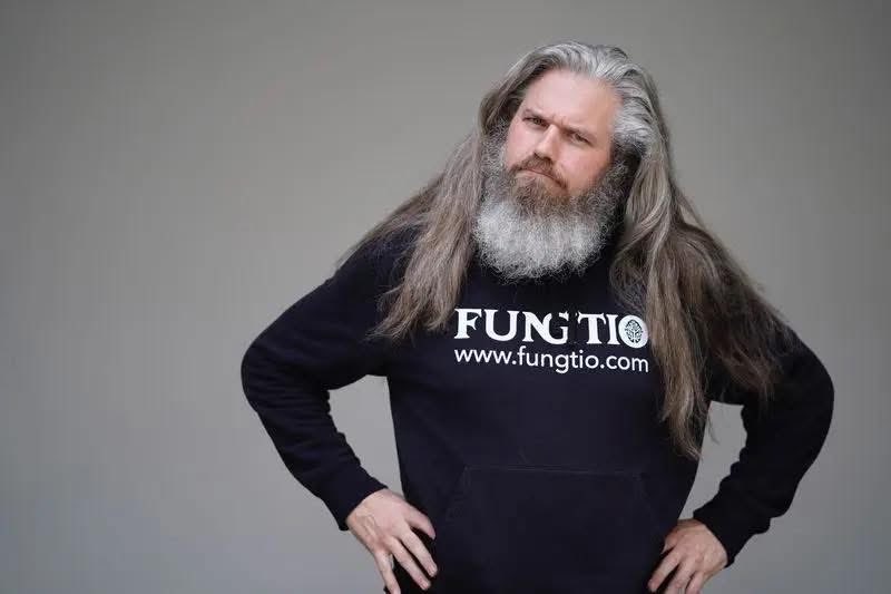 NeverNotFunny's tweet photo. Hey Platinum! 

Josh Day joins us on this week’s exclusive episode!

Get this with your #NNFPlatinum membership, enjoy the fun, and check out the video to witness Josh’s mane with your own eyes!

But also here’s a picture. 

https://t.co/F7fVBVFBOx! https://t.co/m2Efci13cL