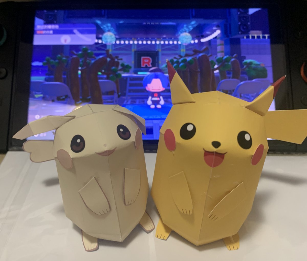 pepatiger's tweet image. 圖紙分享！！
公開時間：現在～～～我找到全神獸WW
----
寶可夢冠軍不會玩，
還是乖乖玩Pokopia好了⋯
----
影片在這
youtube.com/watch?v=TEFpC7…
----

其他紙模可在這邊購買
pepasweetkura.etsy.com
----
有沒有人可以在台灣，日本或其他地方幫忙代理賣我的作品嗎？

#pokopia #papercraft #pikachi