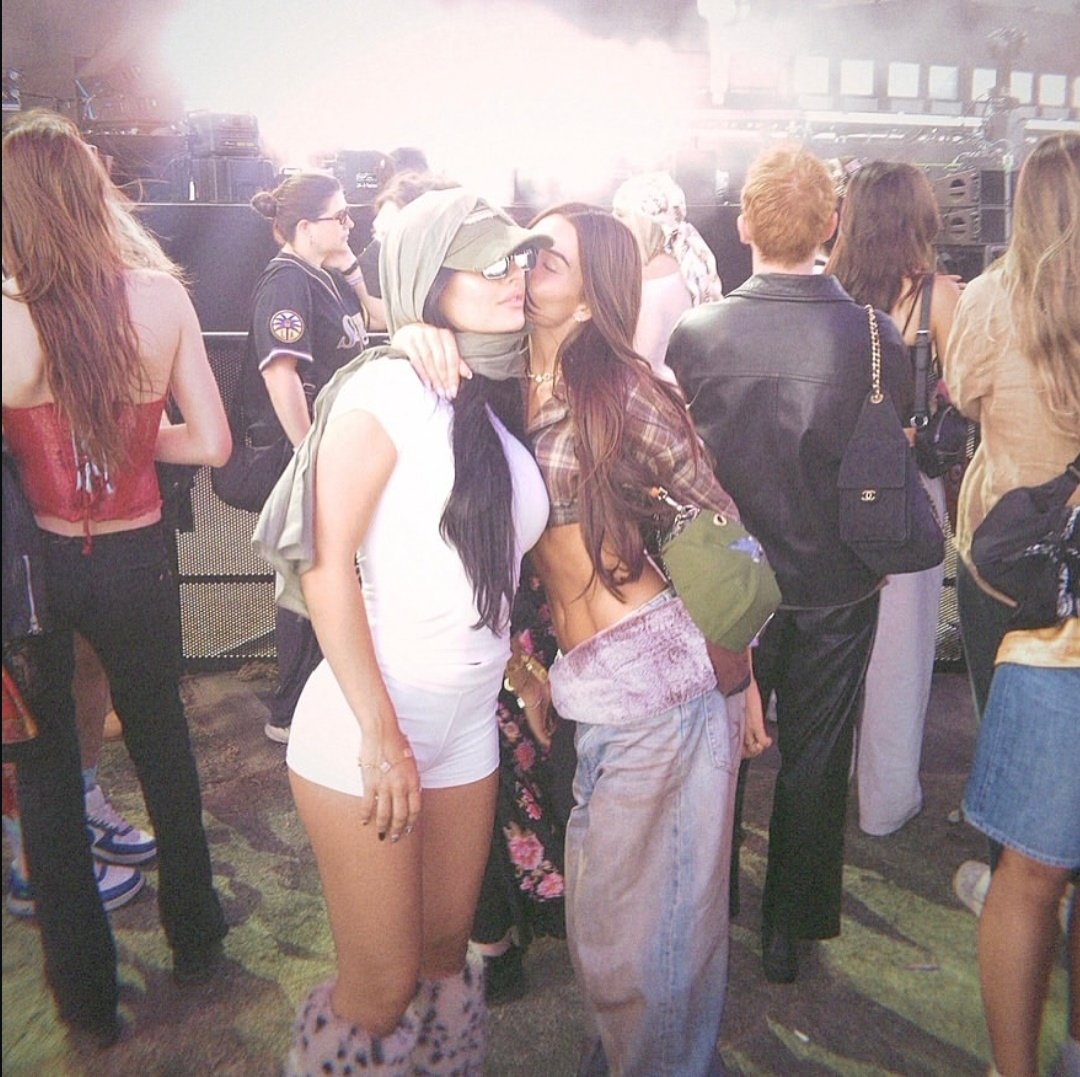 chambercol tweet media