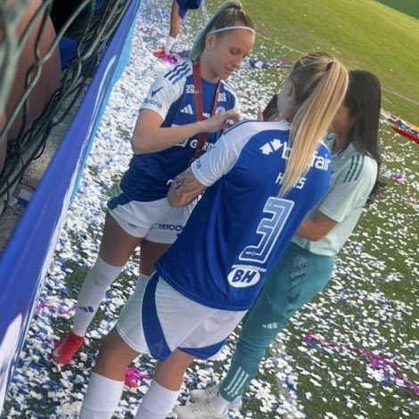 Gᴀʙɪ| jurídico Isa Haas tweet media