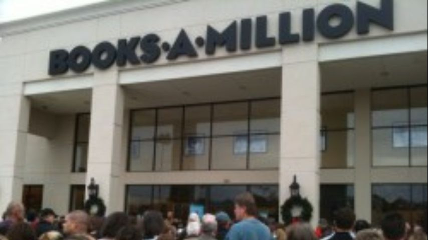 WBRZ's tweet photo. New Books-A-Million planned to come to Siegen Lane Marketplace

more details here: https://t.co/z5GUSC3IX2 https://t.co/VaZaUdEhC9