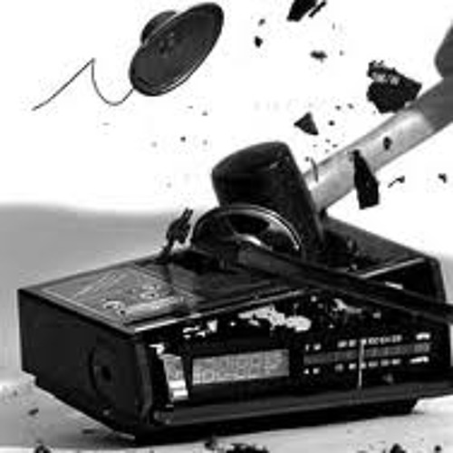 radiotearoha's tweet photo. Seems our transmitter is down. Sorry about that. We're working on the problem. In the meantime you can still listen online at https://t.co/2juYJUmEzP https://t.co/ZA5nTB1mEw